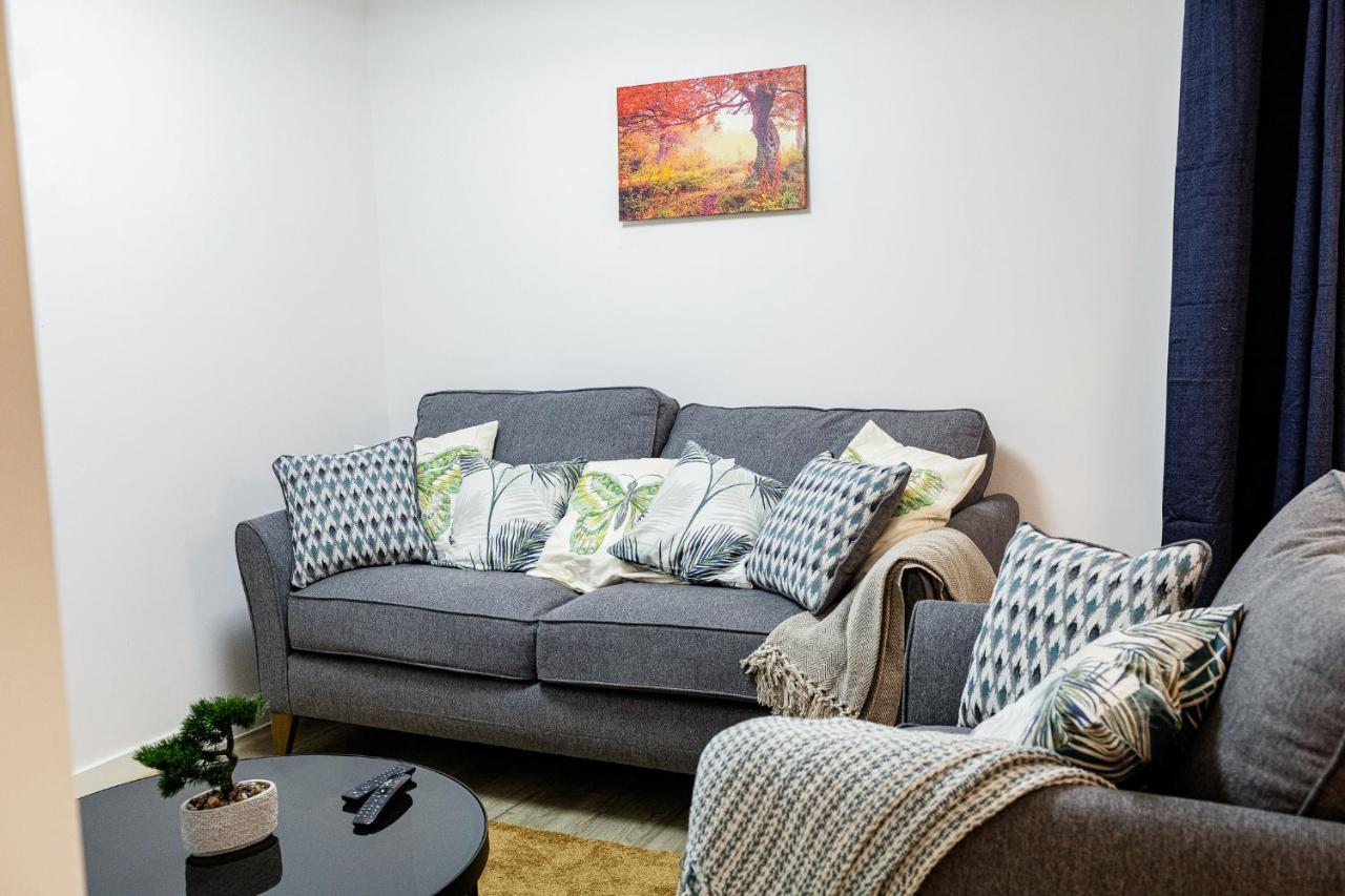 Сasa de vacaciones Beautifully Fab 3 Bedroom 4 Beds New 8 Guests Stretford Trafford