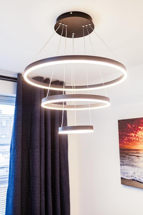 Beautifully Fab 3 Bedroom 4 Beds New 8 Guests Stretford Trafford Сasa de vacaciones