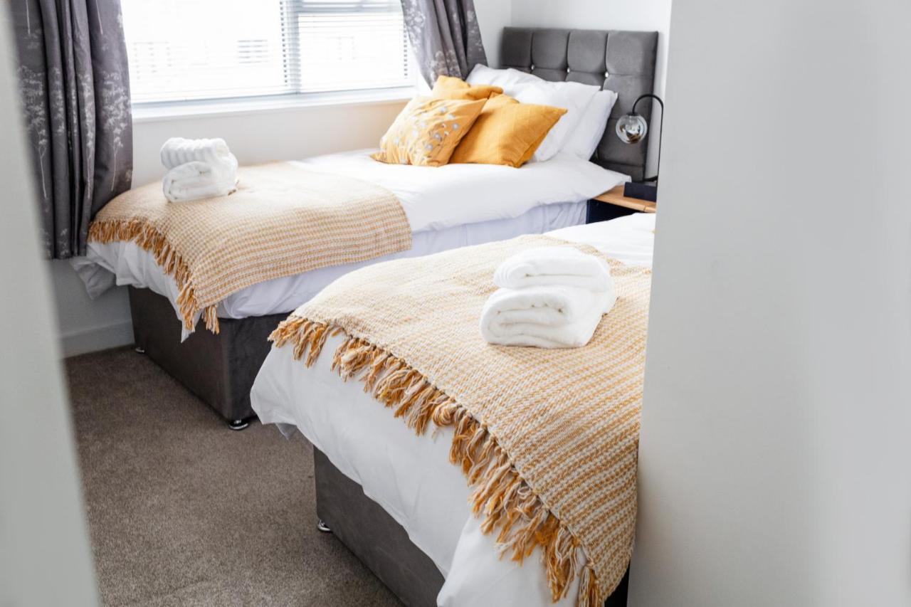 Сasa de vacaciones Beautifully Fab 3 Bedroom 4 Beds New 8 Guests Stretford Trafford Mánchester