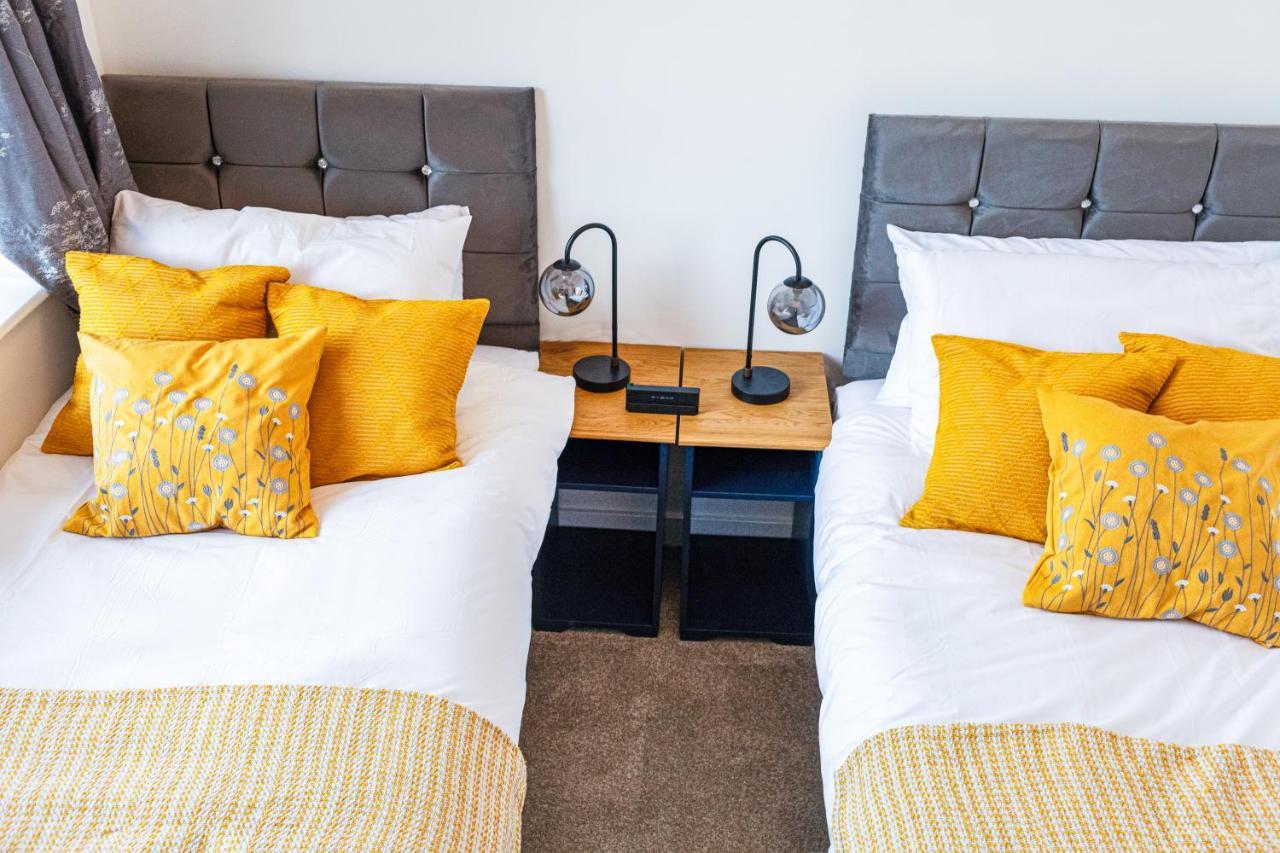 Сasa de vacaciones Beautifully Fab 3 Bedroom 4 Beds New 8 Guests Stretford Trafford Mánchester